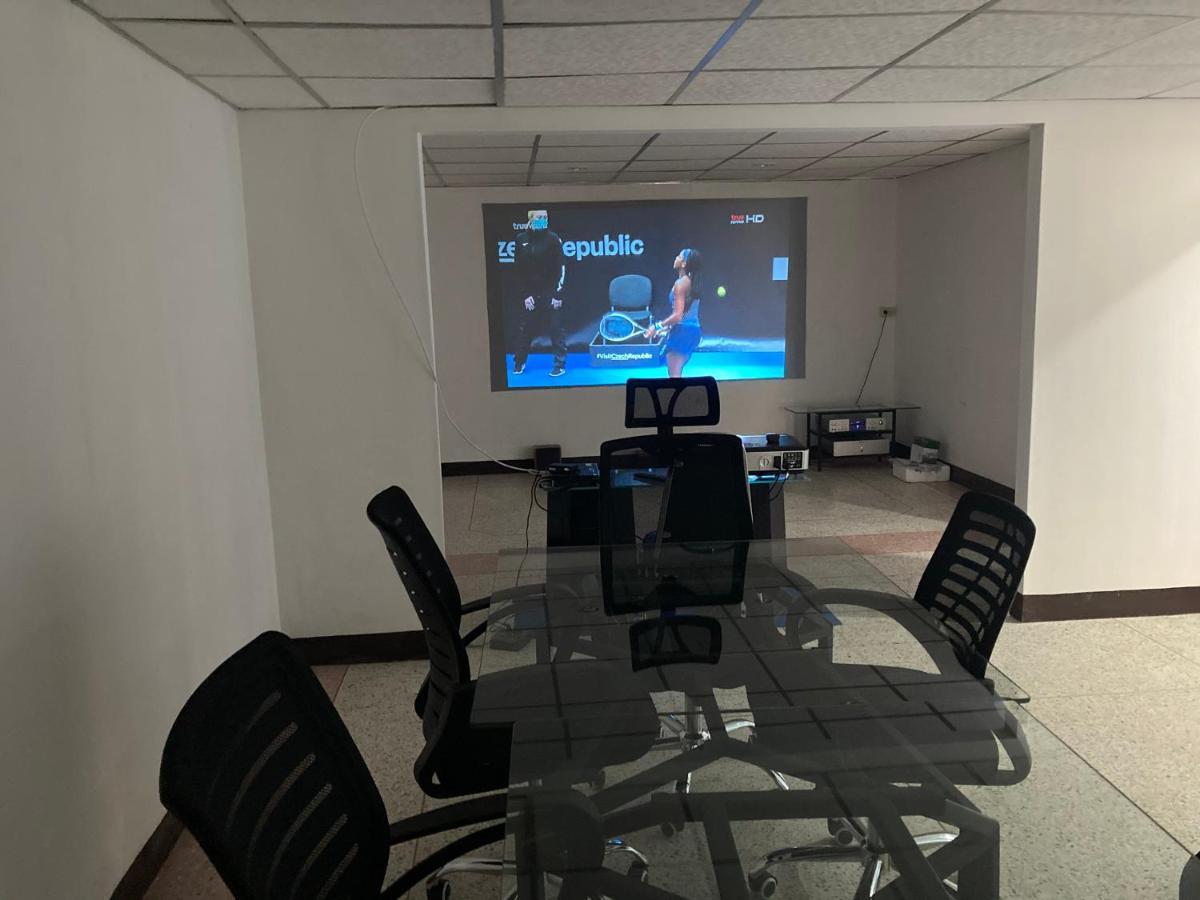 فندق Moocoworking لووي المظهر الخارجي الصورة