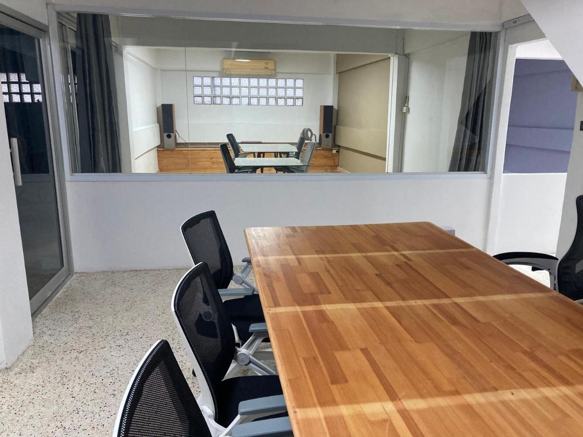 فندق Moocoworking لووي المظهر الخارجي الصورة